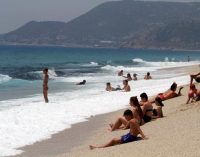 Sağlık Bakanlığı, otel ve plajları ‘Yüzme Takip Sistemi’ ile denetliyor