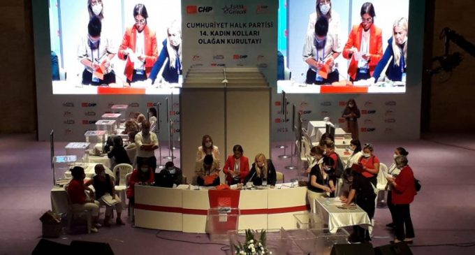 CHP Kadın Kolları Kurultayı’nda kazanan Aylin Nazlıaka oldu
