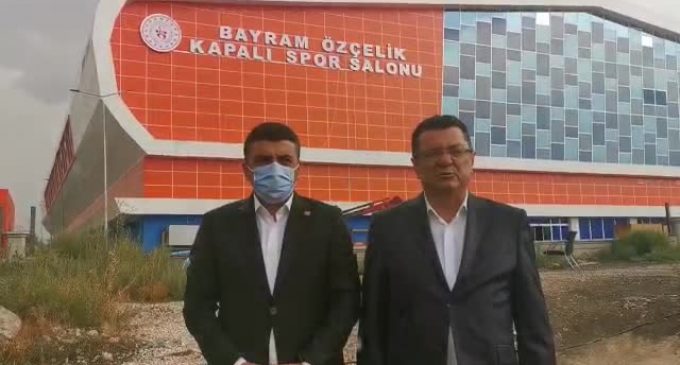 AKP’li vekilin adı yeni yapılan spor salonuna verildi