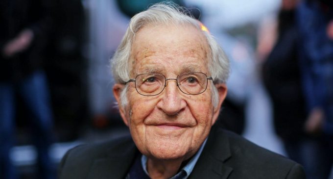 Noam Chomsky: Joe Biden’e oy verin ama sonra da rüyalarına girin…