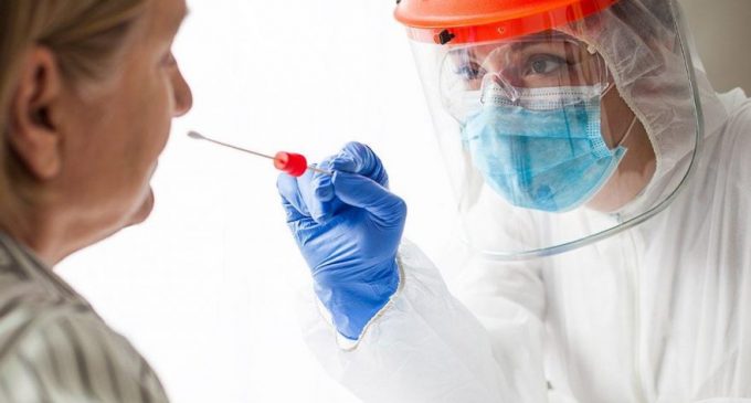 Bakanlık, koronavirüs testi yapan biyologları aşılama kapsamına almamış