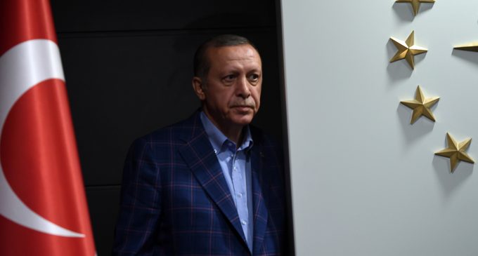 TBMM’de “Erdoğan” tedbirleri: Çalışanlar alınmıyor, vekillere kimlik soruluyor