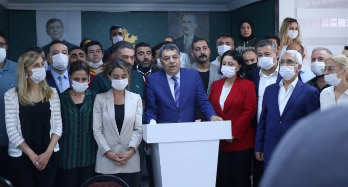 Gelecek Partisi Ankara İl Başkanı ve yedi ilçe başkanı istifa etti