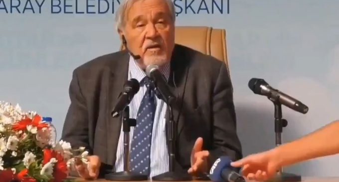 AA’dan “Prof. İlber Ortaylı, Kadir Mısırlıoğlu’nu eleştirirken önündeki mikrofon alındı” iddialarına yanıt
