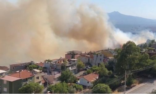 İzmir’de askeri alan içindeki ağaçlık bölgede yangın çıktı