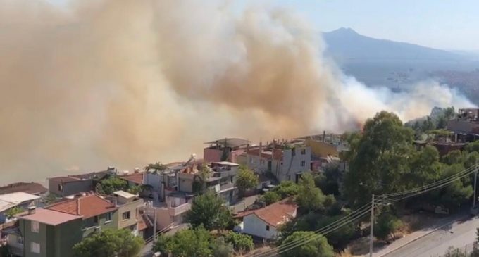 İzmir’de askeri alan içindeki ağaçlık bölgede yangın çıktı