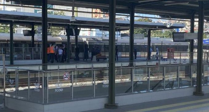Marmaray’da intihar: Raylara atlayan kişi trenin altında kalarak yaşamını yitirdi