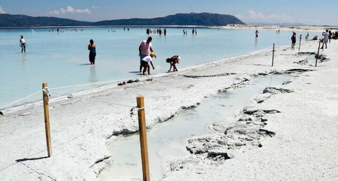 Burdur Valisi: Salda Gölü’ne ziyaretçi sayısının kısıtlanması planlanıyor