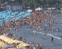 Sağlık Bakanı Fahrettin Koca’dan denize girenlere uyarı: Birinci dalga sahillere indi