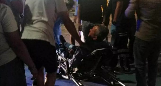 Foça’da silahlı saldırı: Eski belediye başkanı ayağından vuruldu