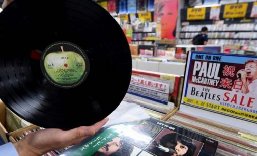 ABD’de 34 yıl sonra bir ilk: Plak satışları 1986’dan beri ilk defa CD satışlarını geride bıraktı