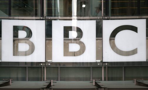 BBC’den çalışanlarına uyarı: Sosyal medyada görüşlerinizi belirtmeyin