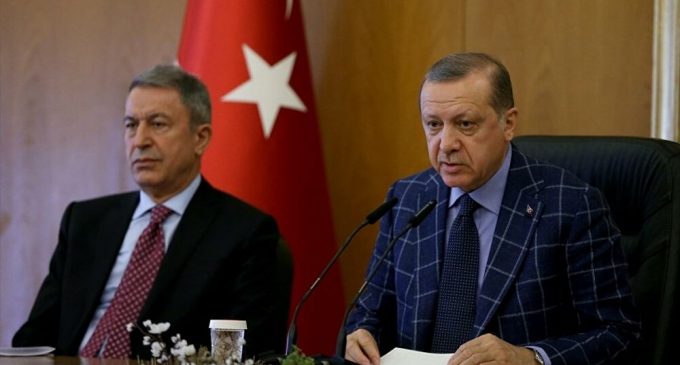 Akar’dan Yunanistan’a “Erdoğan’a hakaret” davası çağrısı: Gerekli idari ve adli işlemlerin derhal yapılmasını bekliyoruz