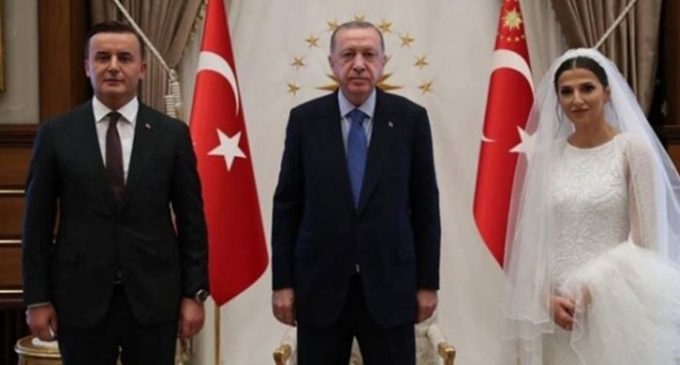 Evlenen başsavcı Erdoğan’ı ziyaret etti