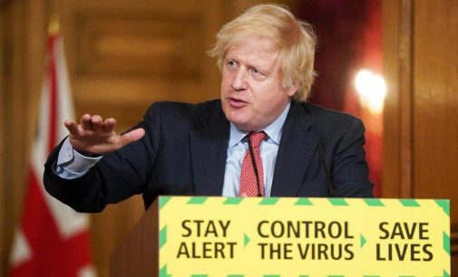 “İngiltere’de koronavirüs kısıtlamaları altı ay boyunca sürebilir”