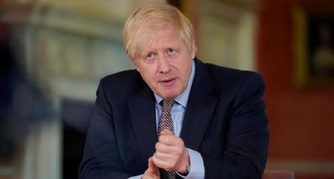 Boris Johnson, İngiltere’de artan vaka sayısı sonrası yeni kısıtlamaları açıkladı