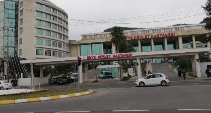 Devlet hastanesinde oksijen tüpü patladı: Bir sağlık çalışanı yaralandı