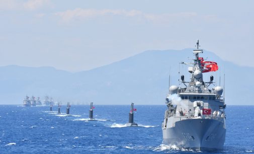 Yunanistan’dan Türkiye’ye Doğu Akdeniz’deki savaş gemilerini çekme çağrısı