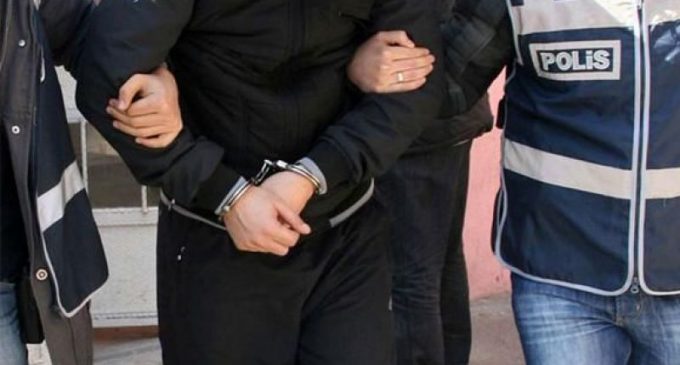 İzmir’de bir kadını taciz edip polise saldıran kişi gözaltına alındı