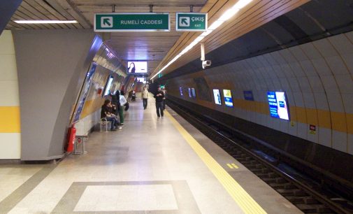 Şişli-Mecidiyeköy Metro İstasyonu’nda hareketli anlar
