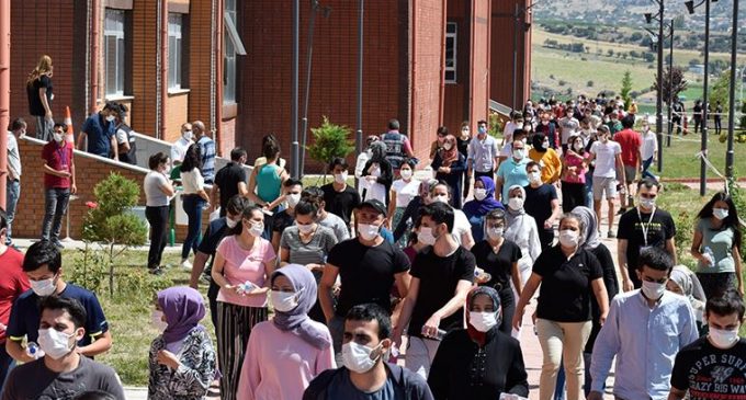 KPSS’de skandal iddia: Koronavirüs pozitif adayların sınava girdiği okulda gözetmenlere haber verilmedi