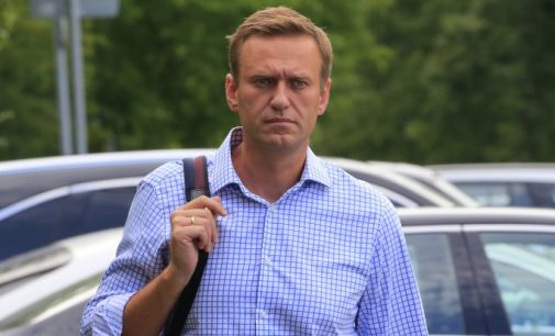 Zehirlendiği iddia edilen Rus muhalif lider Navalni, ilk kez ayakta fotoğrafını paylaştı
