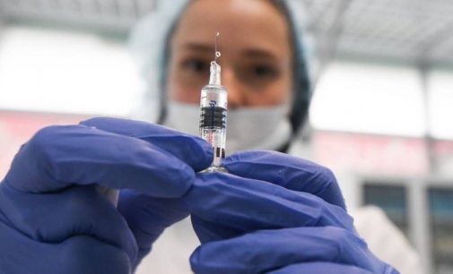 Dünyadaki 34 aşı denemesinden biri: Trump’ın “başkanlık seçimine yetişir” dediği Covid-19 aşısını Türk profesör anlattı