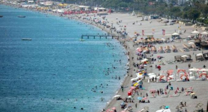 Tatil için Türkiye’ye gelen 12 Rus turist koronavirüse yakalandı