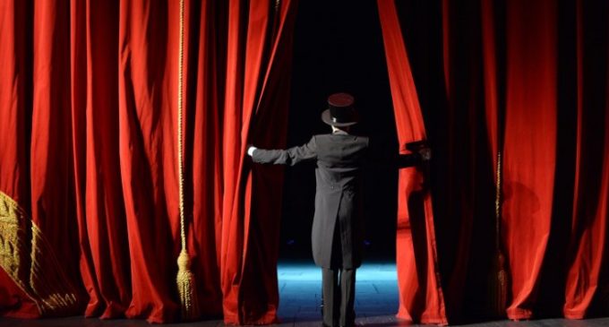 AKP’nin görmezden geldiği tiyatro emekçileri, çifte standarda itiraz ediyor