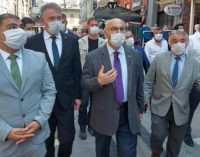 Vali Yavuz Selim Köşger: İzmir’de geçen haftaya göre son üç günlük vaka sayısında üçte bir düşüş var