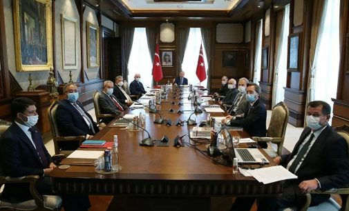 Saray’da YİK toplantısı: “Türkiye ilk defa kendi önceliklerine göre dış politika izliyor”