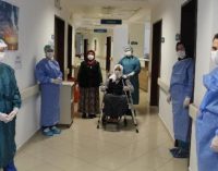110 yaşındaki Hamide Ay koronavirüsü yendi, alkışlarla taburcu oldu