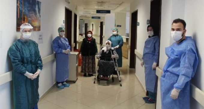 110 yaşındaki Hamide Ay koronavirüsü yendi, alkışlarla taburcu oldu