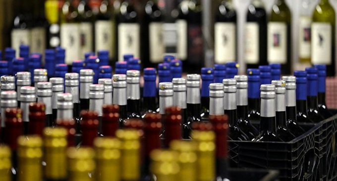 Alkollü içki satışına ilişkin düzenleme meclisten geçti: 320 bin liraya kadar ceza verilecek