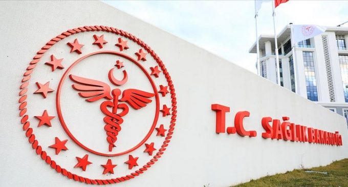 Hastaneler borç batağında: Sağlık Bakanlığı 2 milyon liralık kongre düzenliyor
