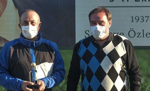 “Golf çok da zengin sporu değil” diyen Çavuşoğlu Demirören Golf Turnuvası’nda şampiyon oldu