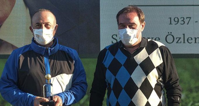 “Golf çok da zengin sporu değil” diyen Çavuşoğlu Demirören Golf Turnuvası’nda şampiyon oldu