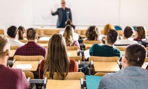 ABD’de bir üniversitede yüz yüze eğitim bilançosu: 712 öğrencinin testi pozitif çıktı, okul başkanı istifa etti