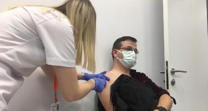 Almanya’dan gelen koronavirüs aşısı denemeleri başladı: Üç gönüllüye uygulandı