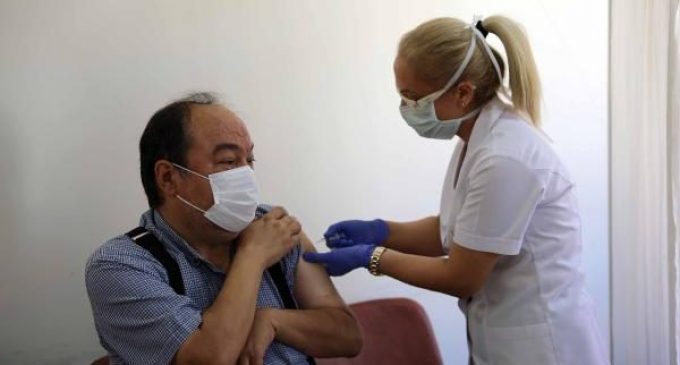 Bir koronavirüs aşısı daha Türkiye’de uygulanacak: 550 gönüllüde denenecek