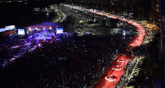 İzmir Valiliği 29 Ekim için yapılacak yürüyüşe izin vermedi