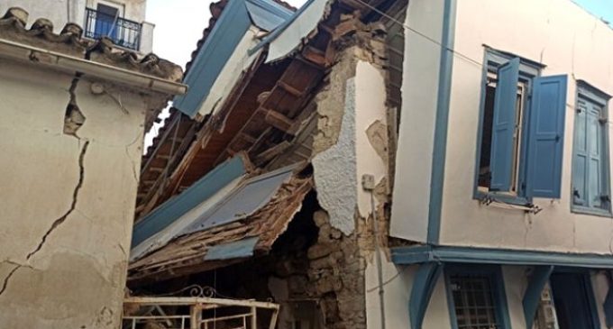 Deprem komşu Yunanistan’ı da vurdu: Binalarda büyük hasar
