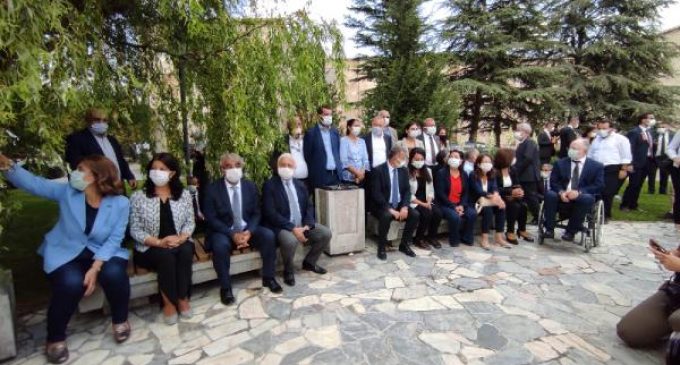 HDP’den TBMM açılışına boykot: Meclis bahçesinde oturma eylemi