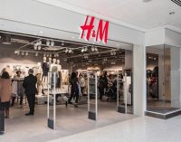 Salgının faturası ağır oldu: Ünlü giyim firması H&M yüzlerce mağazasını kapatacak