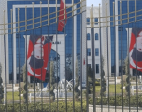 Elazığ’da valilik binasında tepki çeken görüntüler: Atatürk posterli bayrağı ters astılar