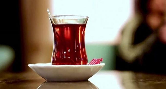 Pandemi döneminde yeni iş kolu “seyyar çay” satıcıları: 100 bardaktan fazla satıyoruz