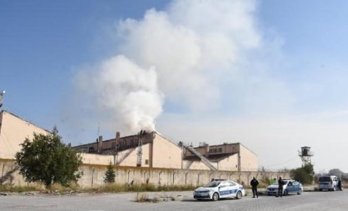 Kütahya E Tipi Kapalı Cezaevi’nde mahkumların kaldığı koğuşta yangın çıktı