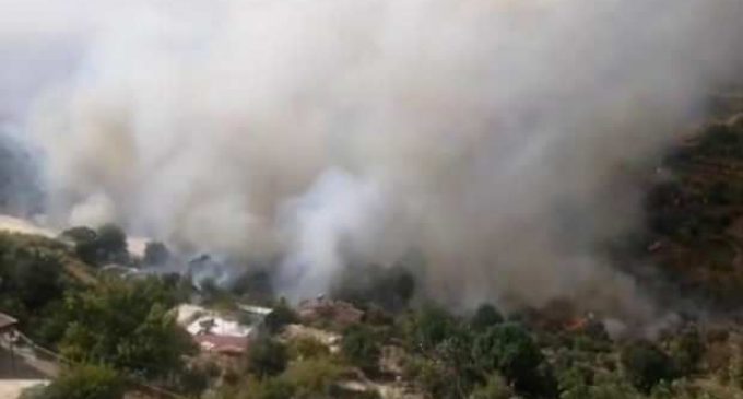 Mersin’de yangın: Antalya karayolu kapatıldı, evler boşaltılıyor