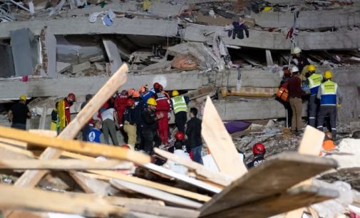 Bölgede yaşayan fotoğrafçı Bayraklı’daki yıkımı görüntüledi: İşte o fotoğraflar…
