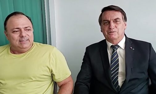 “Koronavirüse basit bir grip” diyen Bolsonaro, Covid-19’a yakalanan Sağlık Bakanı’nı maskesiz ziyaret etti
